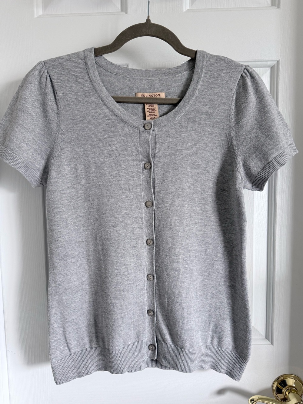 Covington Light Gray Short Sleeve Pearly Button-Front Knit Top Fall Staple 🤍